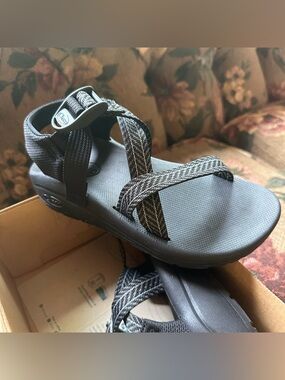 {NWT} CHACO CushZ Women's "Frond Black" | 5 (Kids 3)